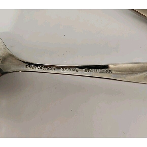 Lot Of 28 Oneidacraft Deluxe Stainless Steel Teaspoons Lasting Rose Pattern - Picture 3 of 4